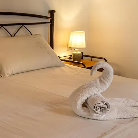 Antonis Traditional House Semesterbostad