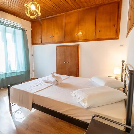 Semesterbostad Antonis Traditional House Lixouri